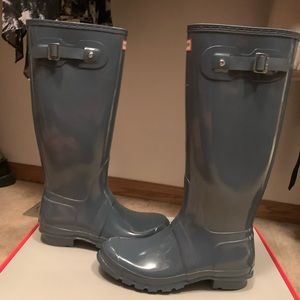 Worn once! Hunter tall boots in graphite gloss. Size 10